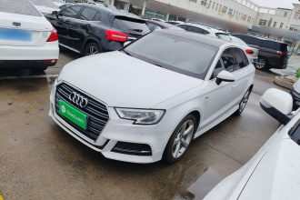 奥迪A3 2018款 30周年年型 Limousine 35 TFSI 时尚型