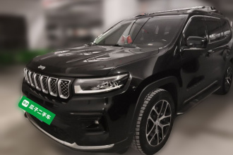 Jeep 大指挥官 2022款 2.0T 四驱豪华版
