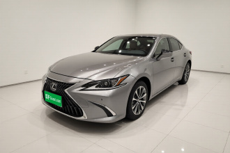雷克萨斯ES 2022款 300h 卓越版