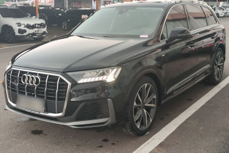 奥迪Q7 2023款 55 TFSI quattro S line运动型