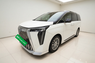 广汽传祺 传祺M8 2023款 宗师系列 双擎 御尊版