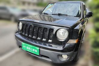 Jeep 自由客 2015款 2.0L 运动版