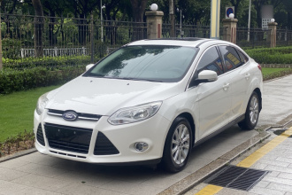 福特 福克斯 2012款 三厢 1.6L 自动尊贵型