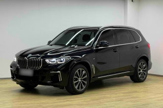 宝马X5 2022款 改款 xDrive 30Li 尊享型M运动套装