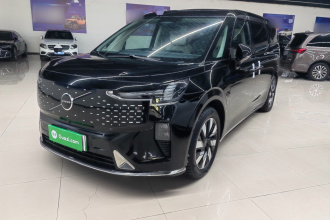 沃尔沃EM90 2025款 Ultra 六座