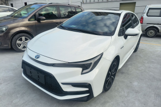 丰田 雷凌 2023款 智能电混双擎 1.8L 运动版