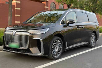 岚图汽车 岚图梦想家 2025款 PHEV 四驱旗舰鲲鹏版
