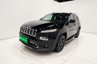 Jeep 自由光 2020款 2.0L 两驱经典运动版
