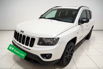 Jeep 指南者(进口) 2013款 2.4L 四驱炫黑导航版