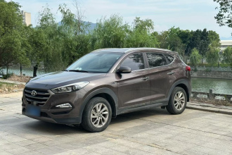 现代 途胜 2015款 1.6T 双离合两驱智能型