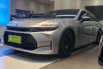 丰田 皇冠(进口) 2024款 2.5L 至尊版