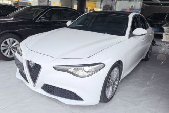 阿尔法·罗密欧 Giulia朱丽叶 2017款 2.0T 280HP 豪华版