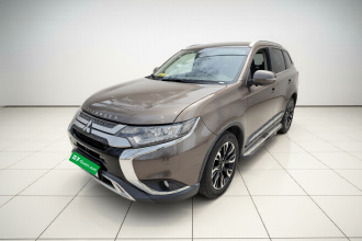 三菱 欧蓝德 2019款 2.0L 两驱畅享版 7座 国V