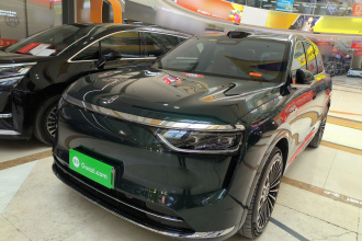 鸿蒙智行 问界M8 2025款 增程 Ultra版 53.4kWh 6座版