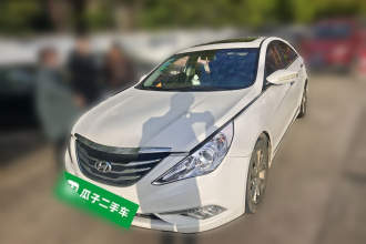 现代 索纳塔 2015款 经典 2.0L 自动豪华版