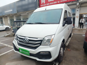 上汽大通MAXUS 新途V80 2023款 2.0T 手动经典傲运通长轴中顶6/7/8/9座