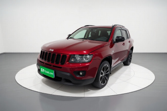 Jeep 指南者(进口) 2013款 2.4L 四驱炫黑导航版