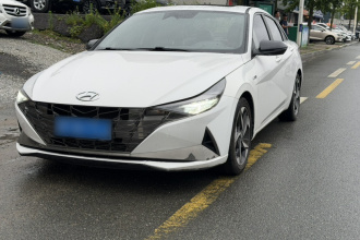 现代 伊兰特 2022款 240TGDi DCT LUX尊贵版