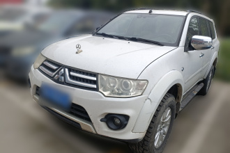 三菱 帕杰罗·劲畅 2013款 3.0L 自动四驱行政版