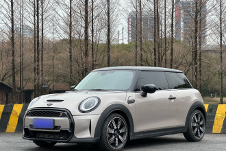 MINI 2022款 改款 2.0T COOPER S 艺术家