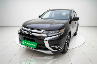 三菱 欧蓝德 2016款 2.4L 四驱精英版 5座