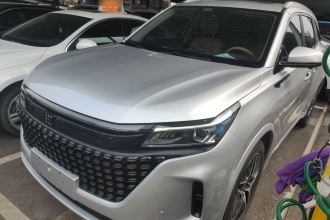 蓝电E5 2024款 荣耀版 100KM臻享型 7座