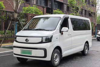 长安凯程 长安睿行EM80 2025款 客运版 舒适型 6座 300km 对开门