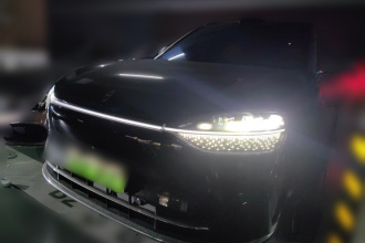 鸿蒙智行 问界M9 2024款 增程 Ultra版 42kWh 6座版