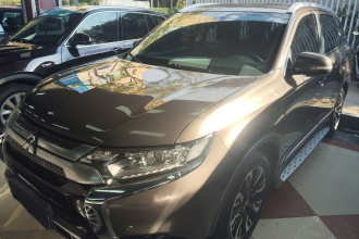 三菱 欧蓝德 2019款 2.0L 两驱畅享版 7座 国VI