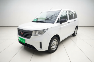 五菱汽车 五菱宏光PLUS 2020款 1.5L 手动标准型 7座