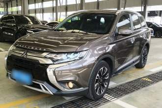 三菱 欧蓝德 2019款 2.4L 四驱致享版 7座 国VI