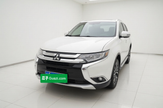 三菱 欧蓝德 2018款 2.0L 两驱荣耀版 5座