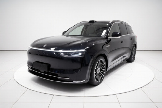鸿蒙智行 问界M8 2025款 增程 Ultra版 53.4kWh 6座版 (192线激光雷达）