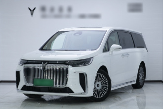 岚图汽车 岚图梦想家 2025款 PHEV 四驱尊贵鲲鹏版