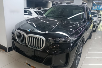 宝马X5 2026款 改款 xDrive 30Li 尊享型M运动曜夜套装