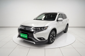 三菱 欧蓝德 2020款 2.4L 四驱致享版 5座