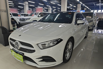 奔驰A级 2021款 A 200 L 运动轿车时尚型