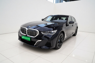 宝马5系 2025款 530Li 尊享型 M运动套装