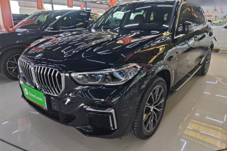 宝马X5 2022款 改款 xDrive 30Li 尊享型M运动套装
