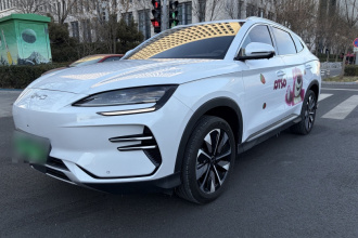 比亚迪 宋PLUS新能源 2024款 荣耀版 EV 520km 尊贵型