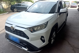 丰田 RAV4荣放 2021款 2.0L CVT两驱风尚PLUS版