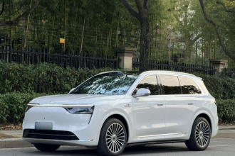 鸿蒙智行 问界M8 2025款 增程 Max+版 53.4kWh 5座版