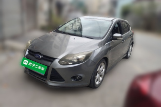 福特 福克斯 2012款 两厢 2.0L 手动豪华运动型