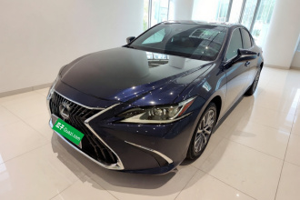 雷克萨斯ES 2023款 260 卓越版