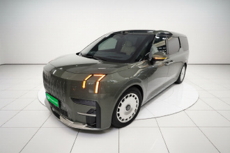 极氪009 2024款 七座过道版四驱 108kWh