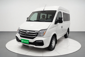 上汽大通MAXUS 新途V80 2024款 傲运通超值版 6MT 短轴中顶127Ps 5座