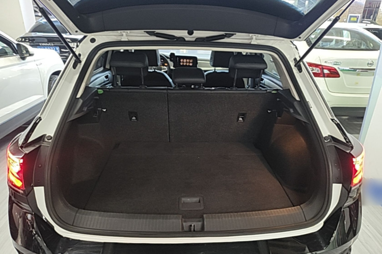 Volkswagen T-ROC фото 20