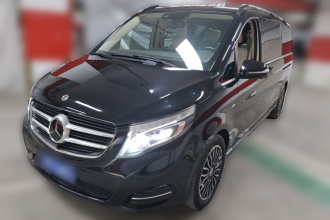 奔驰V级 2018款 V 260 L 尊贵加长版 国VI