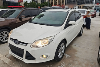 福特 福克斯 2012款 两厢 1.6L 自动风尚型