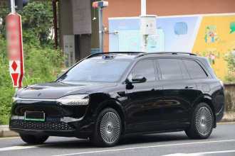 鸿蒙智行 问界M9 2025款 增程 Ultra版 52kWh 6座版 (192线激光雷达）